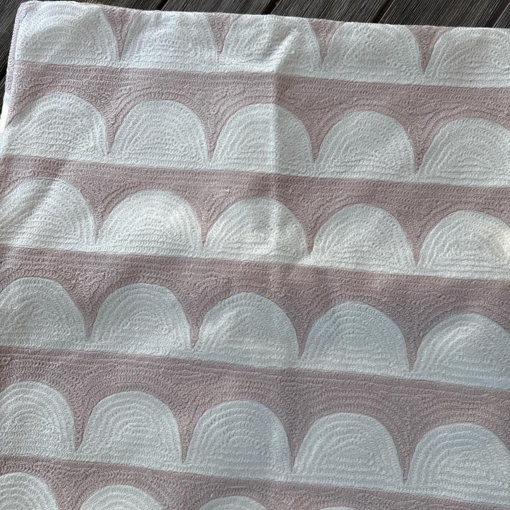 West Elm MTO Crewel Scallop Pillow Case 20X20 Pink Blush